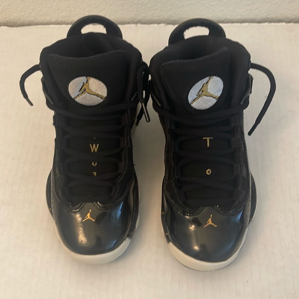Toddler Jordan’s size 11c black/ gold  6 ring